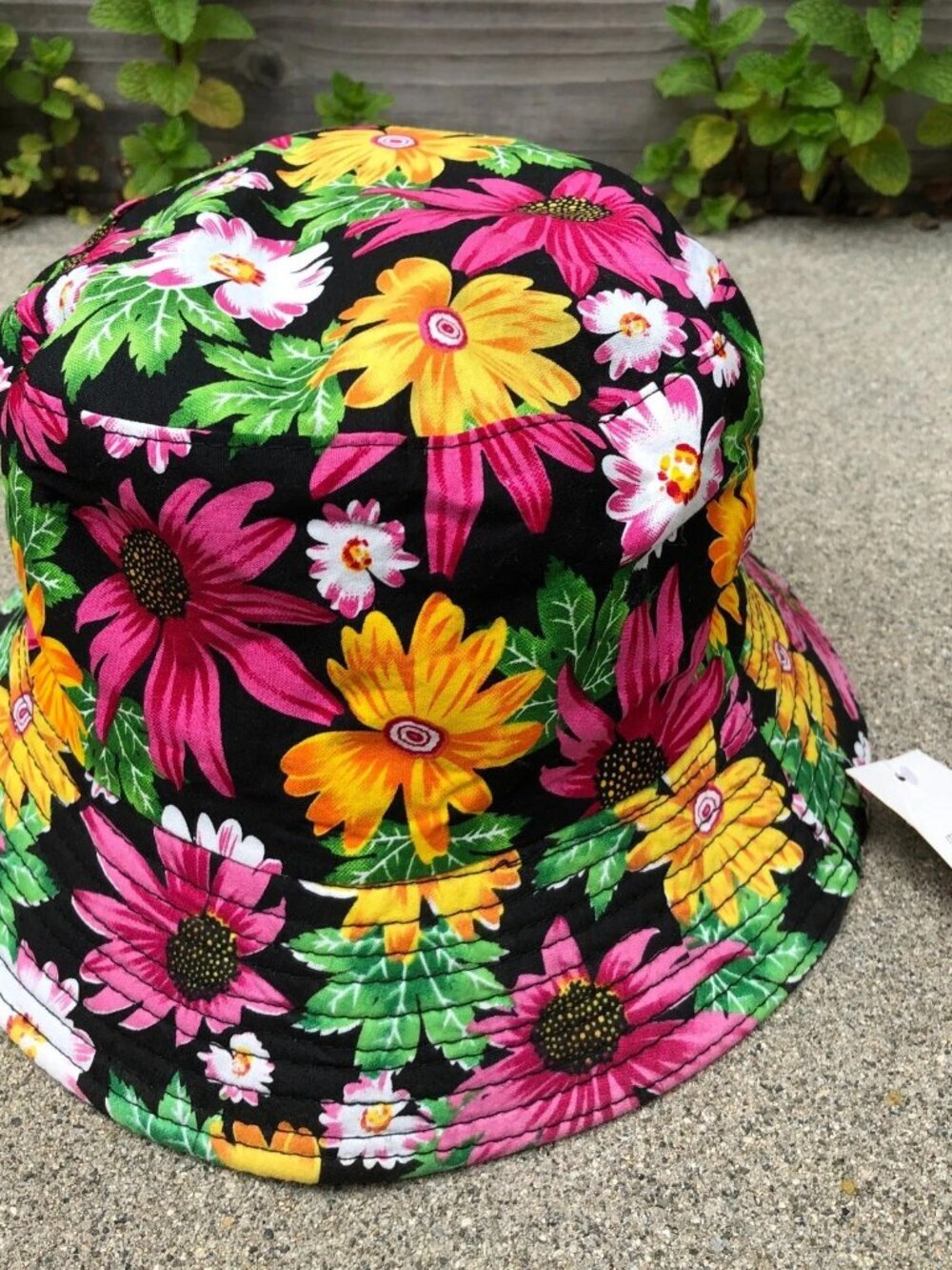 Women's Floral Reversible Bucket Hat Cap Brand New w Tags Black Packable Travel